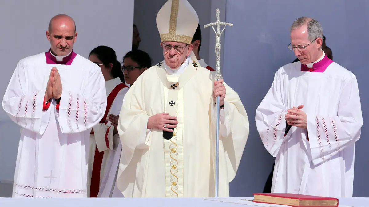 البابا فرنسيس يحيي قدّاسًا ضخمًا في أبوظبي‎ (فيديو وصور)