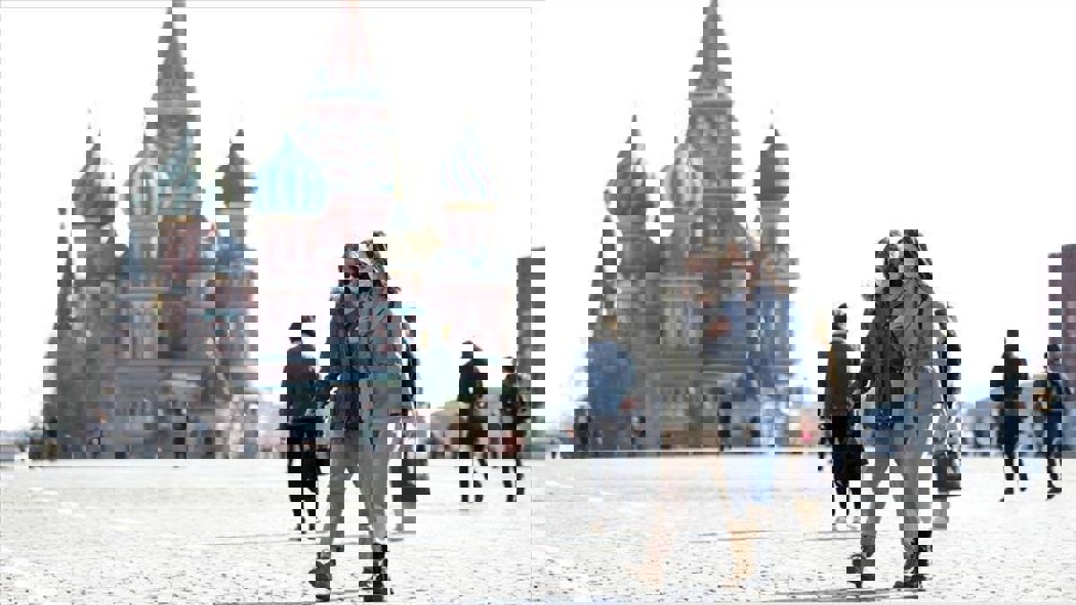 أزمة كورونا.. حجر صحي على سكان موسكو و292 وفاة جديدة في فرنسا