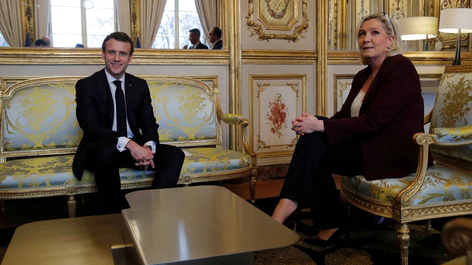 بعد "استعصاء اليسار".. هل يمنح اليمين المتطرف "طوق النجاة" لماكرون؟