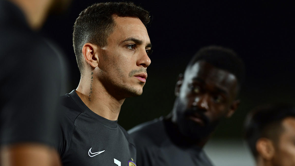 العين الإماراتي يكشف حقيقة وجود خلاف بين مدرب الفريق مع البرازيلي كايو