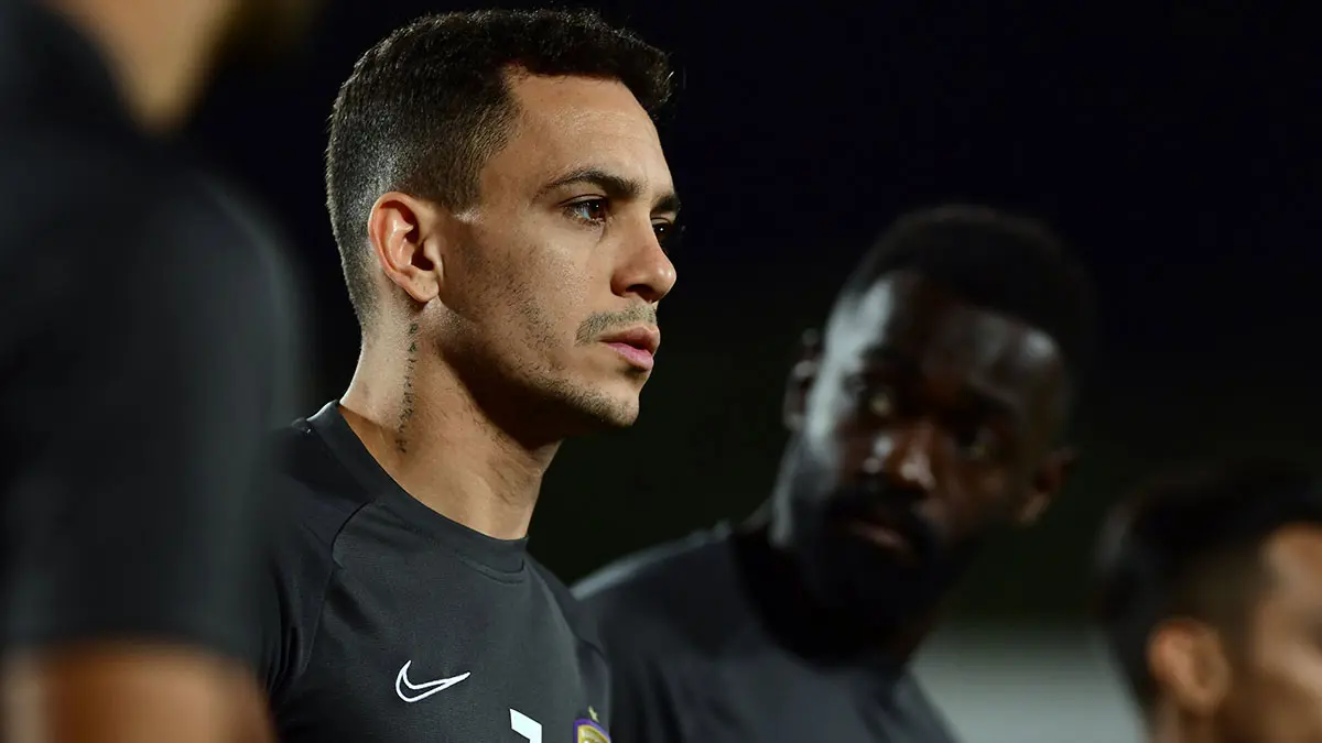 العين الإماراتي يكشف حقيقة وجود خلاف بين مدرب الفريق مع البرازيلي كايو