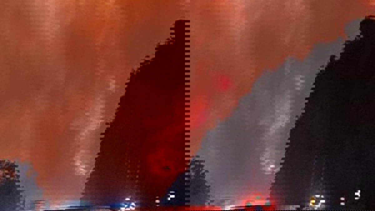 السعودية.. حريق ضخم في جبل غلامة بمحافظة تنومة 