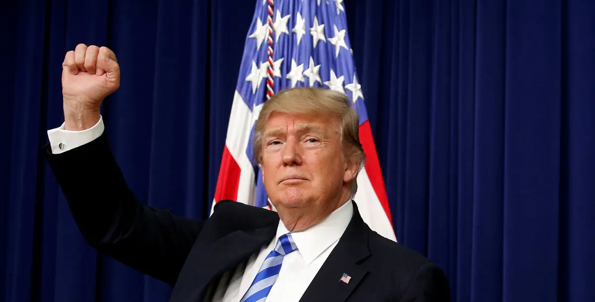 داعش: أمريكا تغرق ويقودها "أخرق"