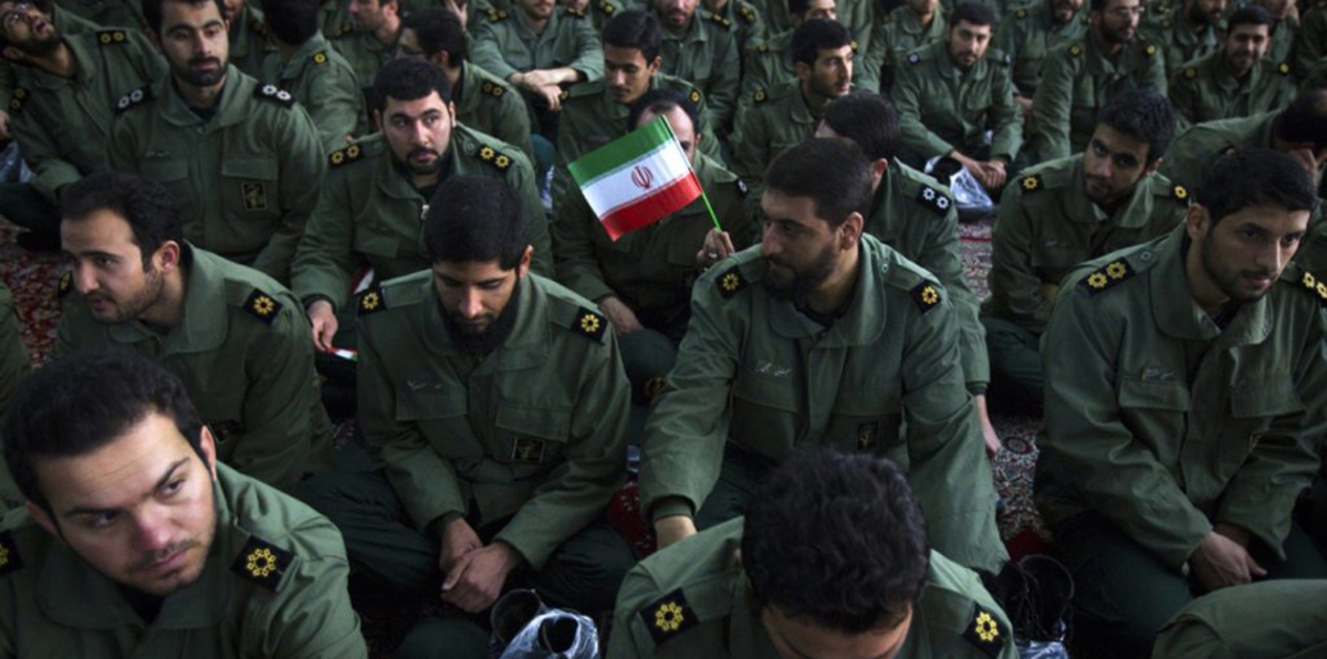 الحرس الثوري الإيراني يعتقل 40 من كوادره بتهمة التخطيط لانقلاب عسكري