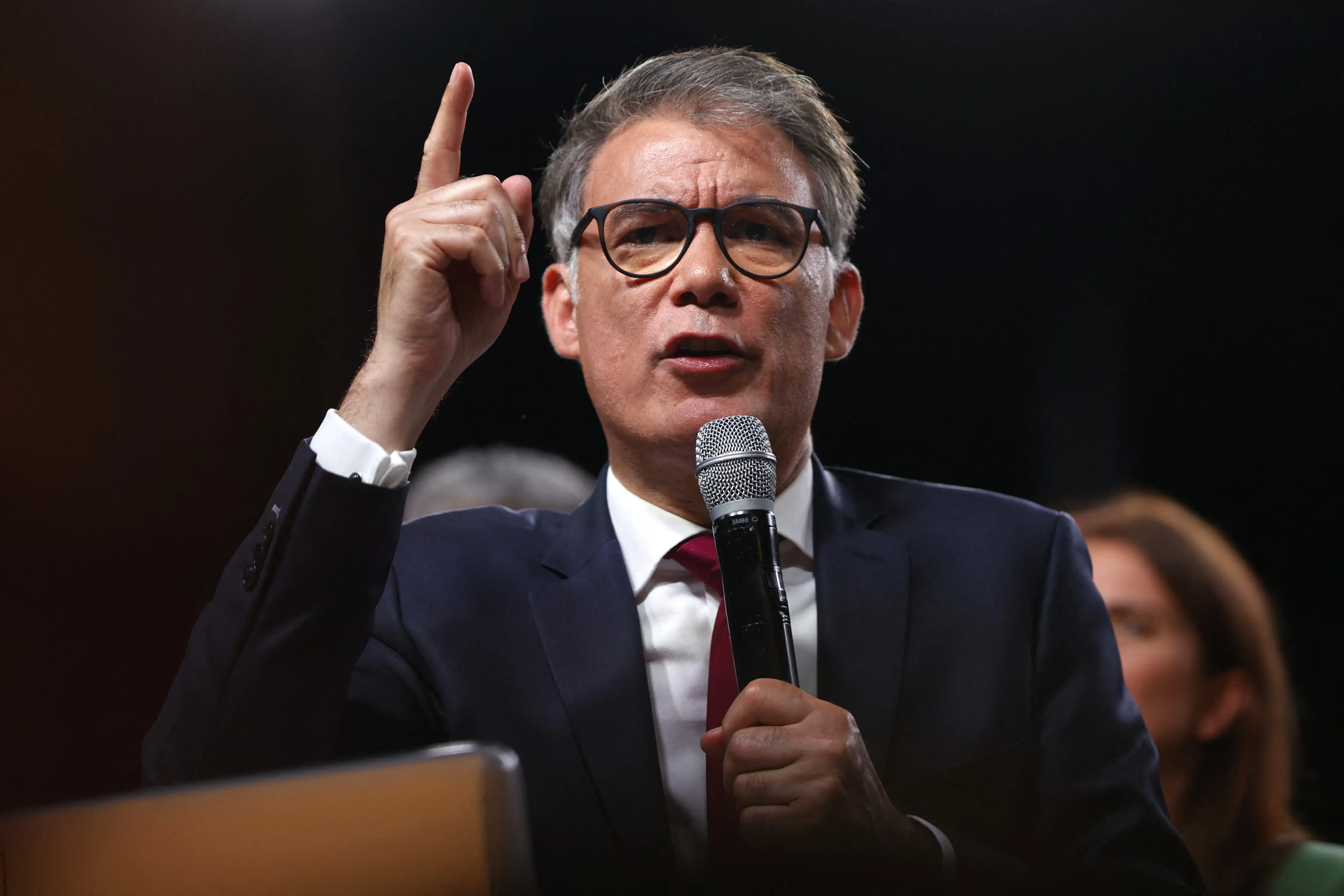 بعد فوزه برئاسة "الاشتراكي الفرنسي".. ما التحديات أمام أوليفييه فور؟