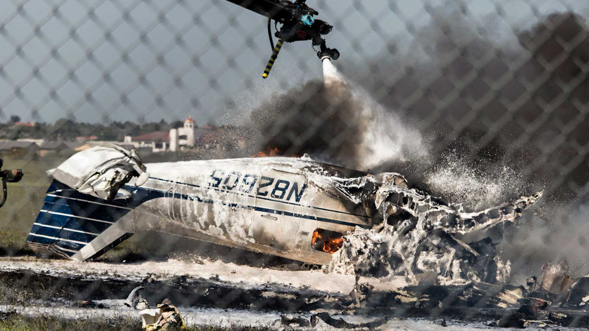 10 قتلى بتحطم طائرة صغيرة في مطار بولاية تكساس (فيديو)