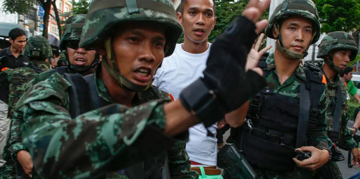 شرطة تايلاند: متشددون فخخوا سيارتين مسروقتين