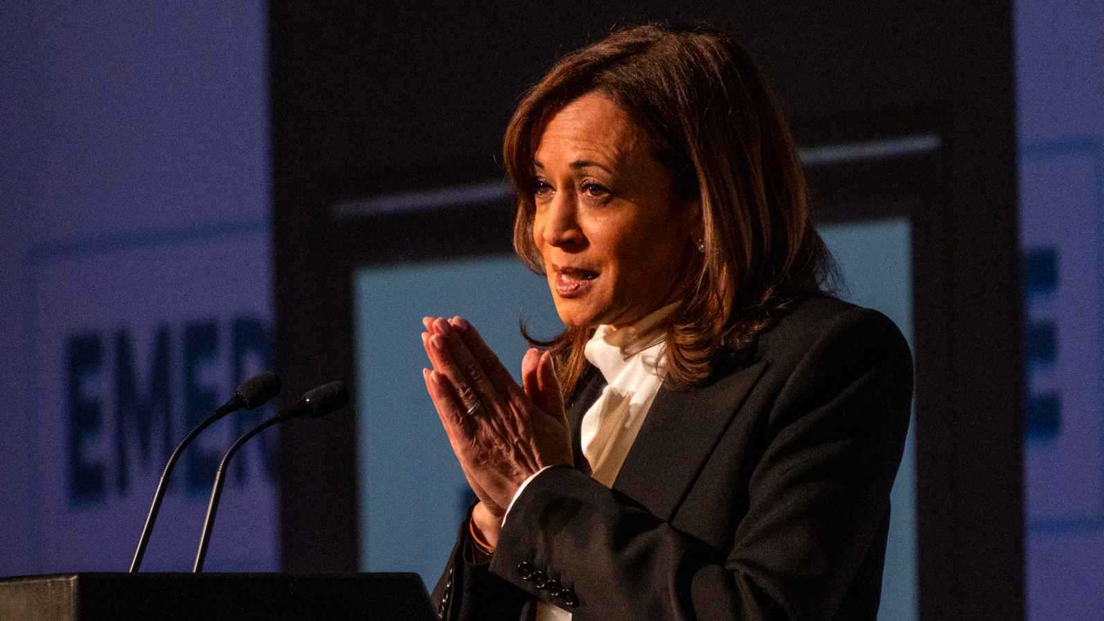 "107 أيام".. مذكرات هاريس تشعل الخلاف مبكراً داخل الحزب الديمقراطي