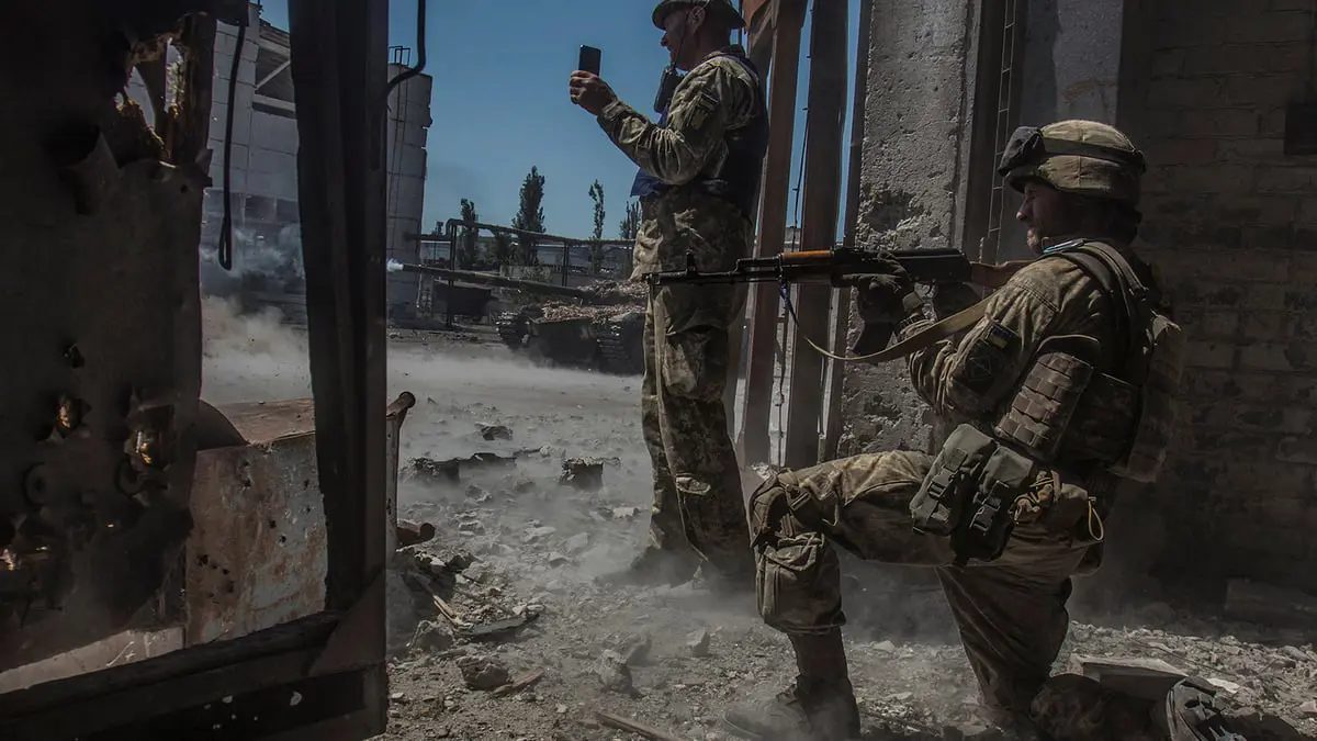 عين روسيا على ليسيتشانسك الأوكرانية.. و"كابوس الغاز" يهدد أوروبا