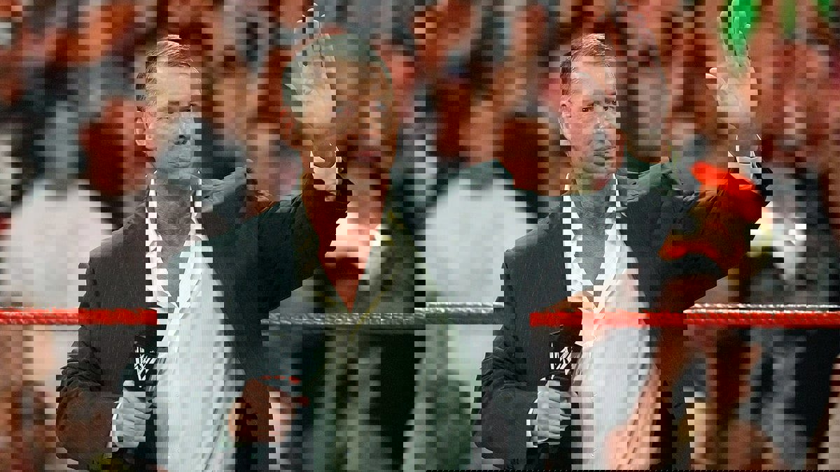 فينس مكمان مؤسس "WWE" يعلن تقاعده وسط اتهامات جنسية