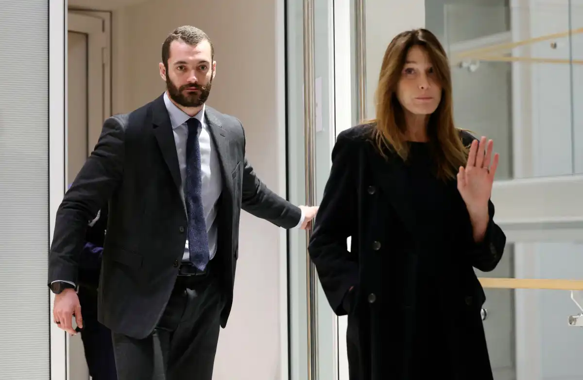 لويس ساركوزي مع والدته