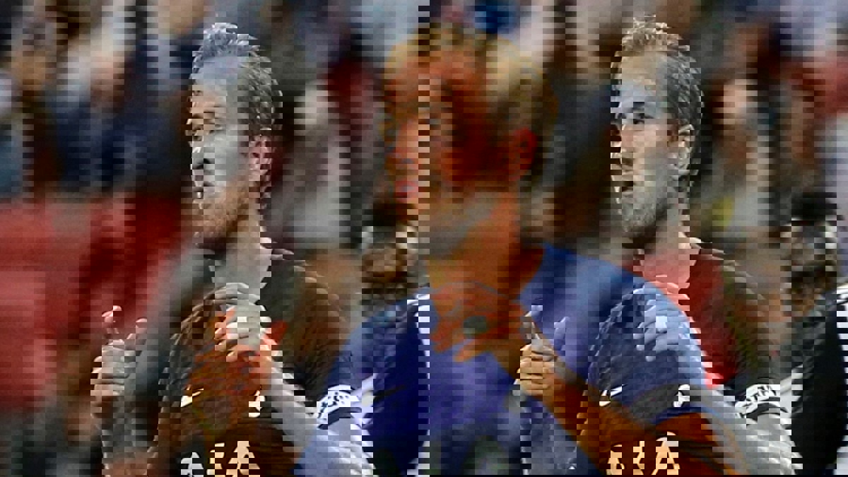 هاري كين نجم توتنهام يسجل هدفًا من منتصف الملعب ضد يوفنتوس في وقت قاتل (فيديو)