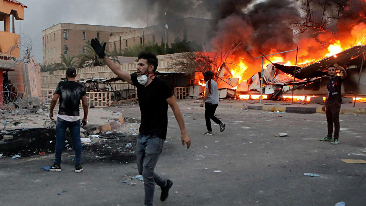 أزمة الكهرباء تنذر بصيف "لاهب" في جنوب العراق