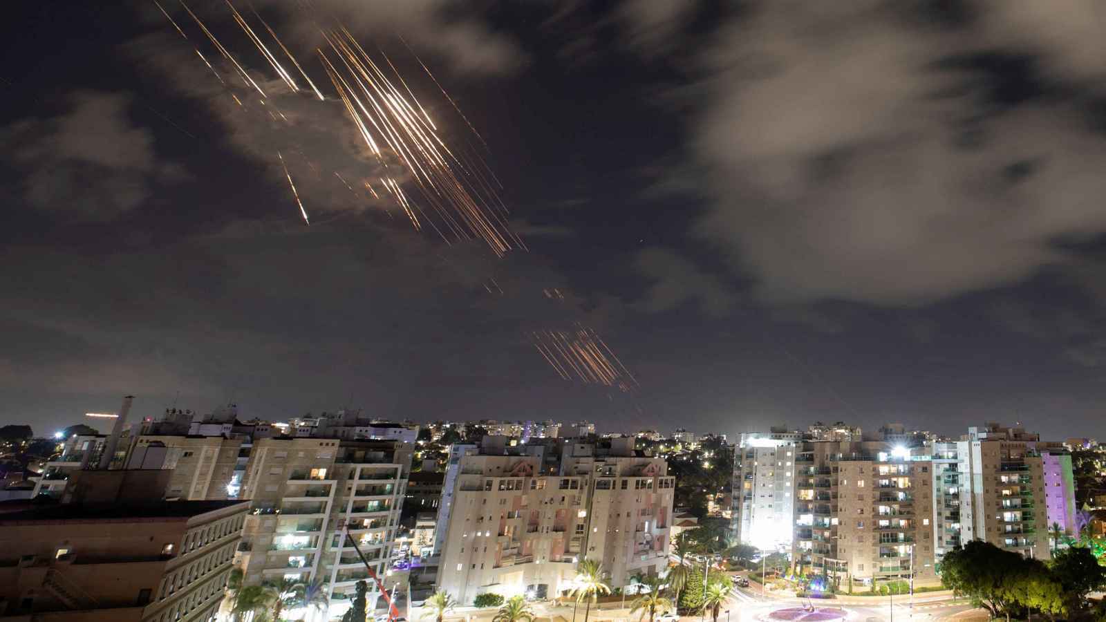 "حرب الاستنزاف".. السيناريو الذي تخشاه إيران وإسرائيل