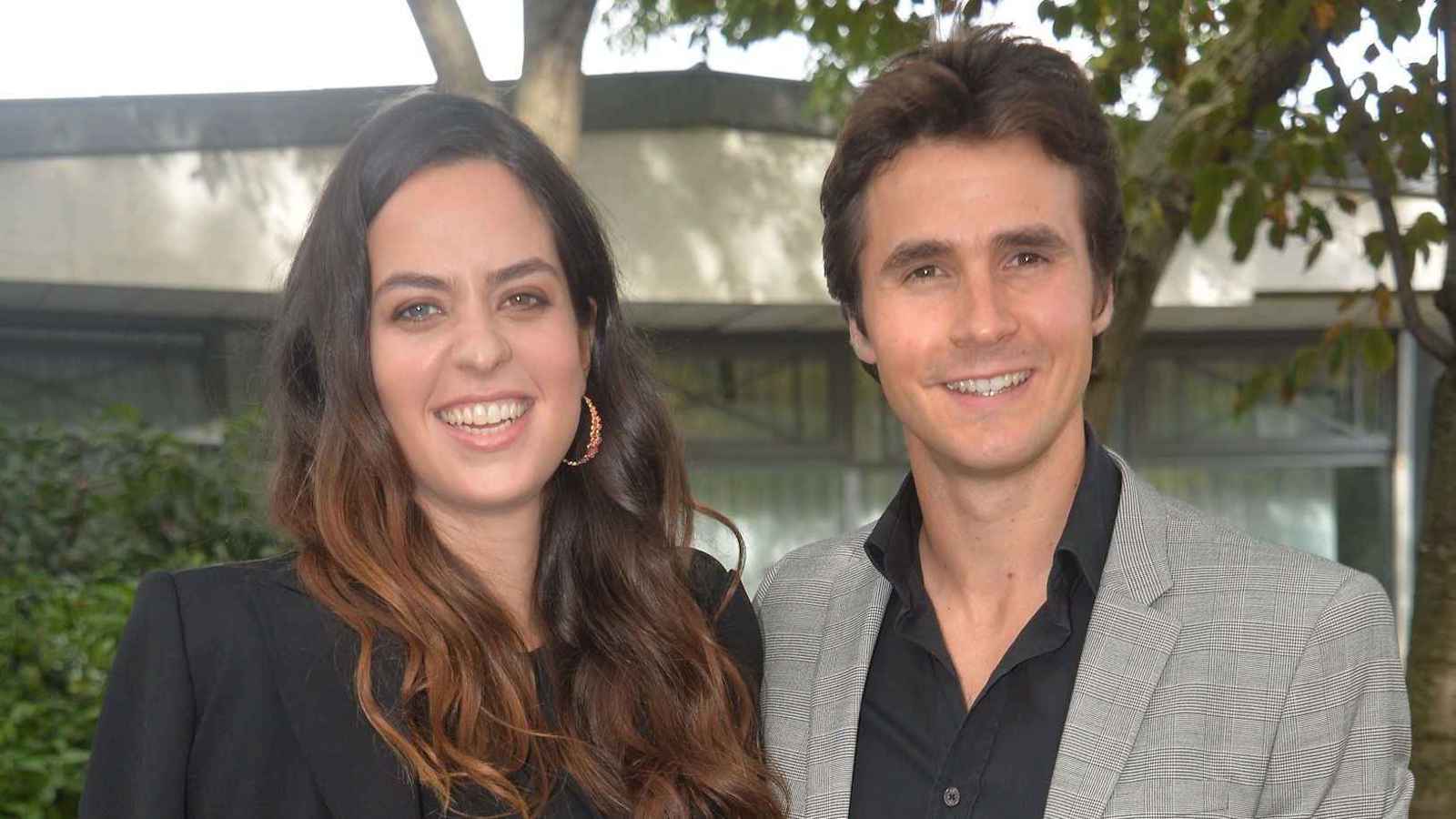 انفصال أنوشكا ديلون عن زوجها بسبب "الخيانة"