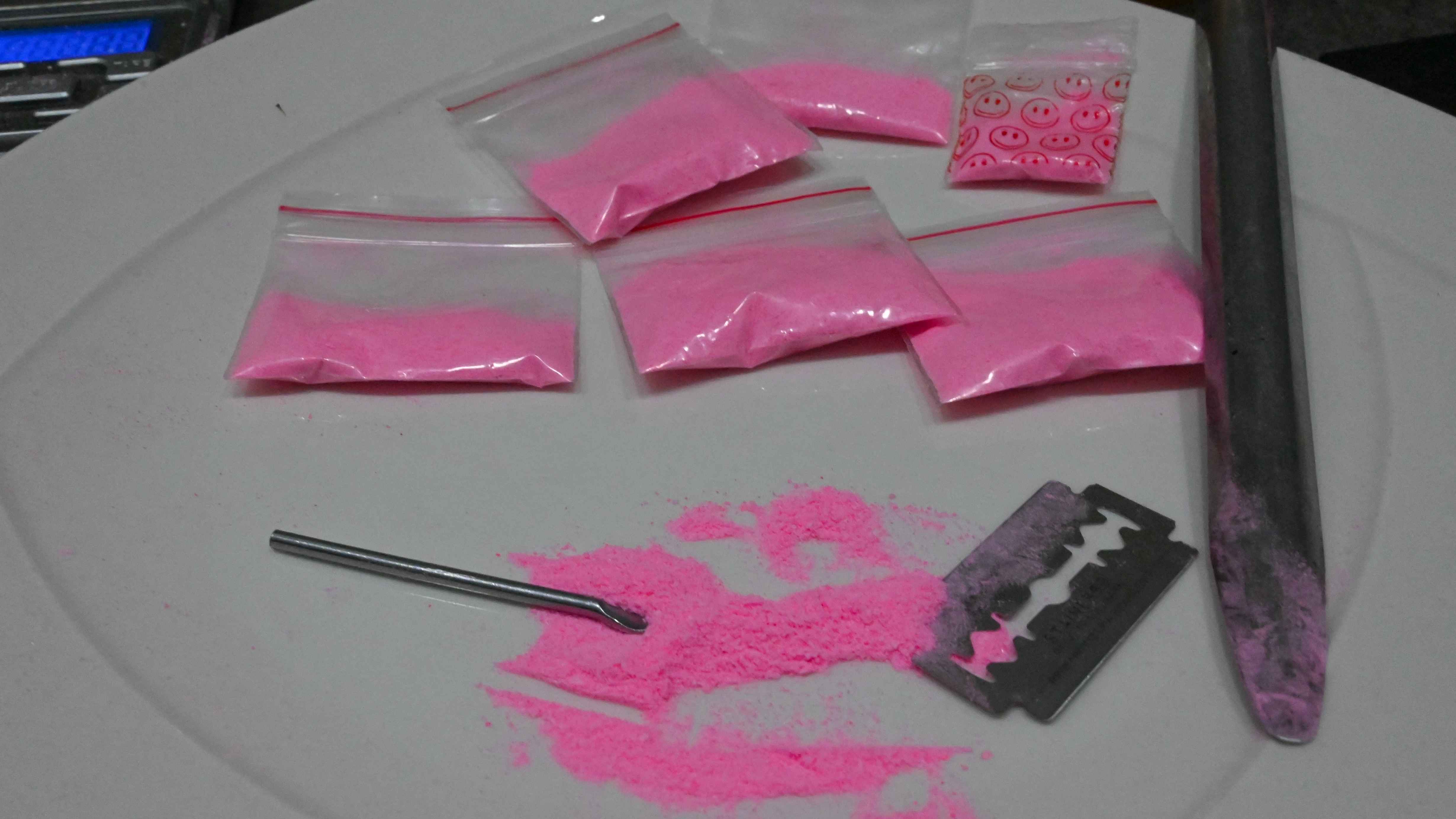 "الكوكايين الوردي".. مخدر الفقراء الذي يهدد صحة آلاف الأمريكيين