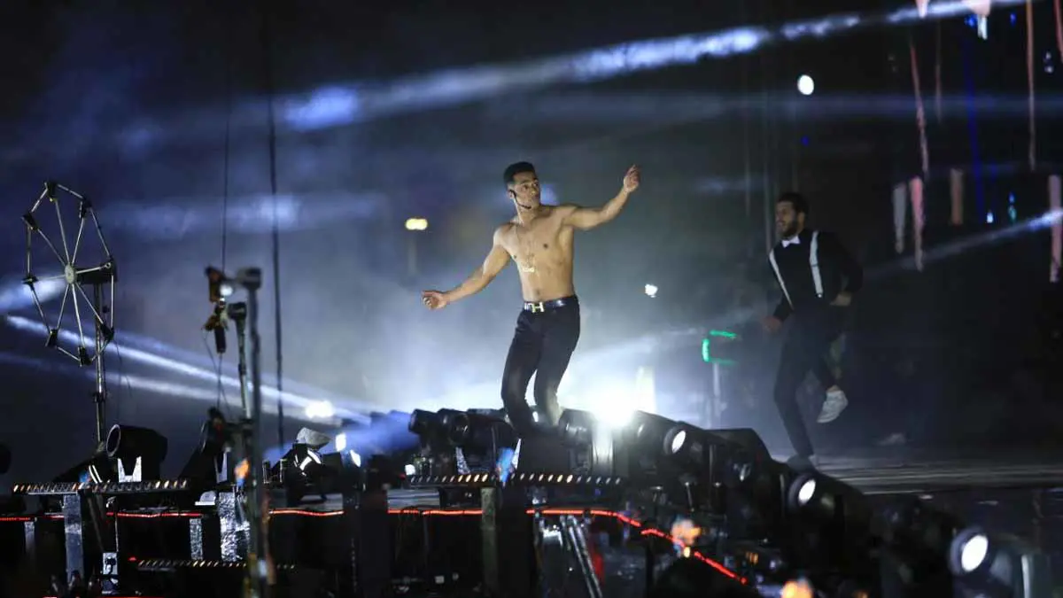 بعد اعتباره "أخطر من الإرهاب".. أزمة "تعري" محمد رمضان تصل البرلمان المصري