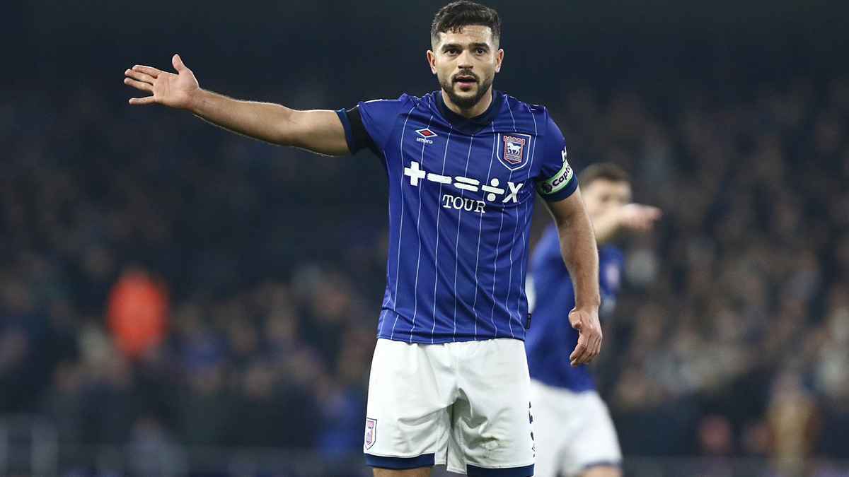 قبل الرحيل للكويت.. سام مرسي يودع جماهير إيبسويتش تاون برسالة مؤثرة (صورة)