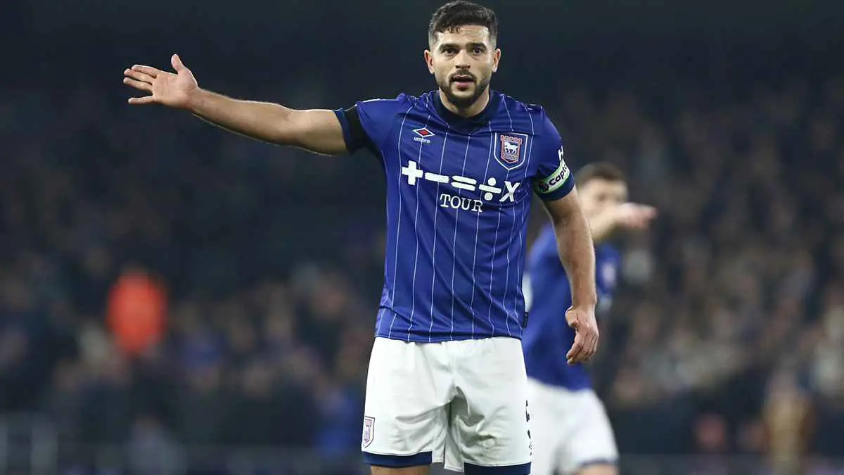 قبل الرحيل للكويت.. سام مرسي يودع جماهير إيبسويتش تاون برسالة مؤثرة (صورة)