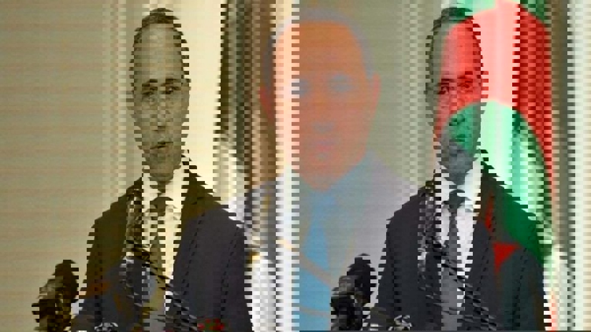 "الأموال المنهوبة" في عهد بوتفليقة تفجر الصراع بين مُرشّحَين لرئاسة الجزائر