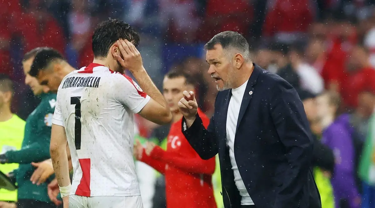 "سنجلس معاً لننظر ما فعلنا".. رسالة مدرب جورجيا للاعبيه بعد إنجاز يورو