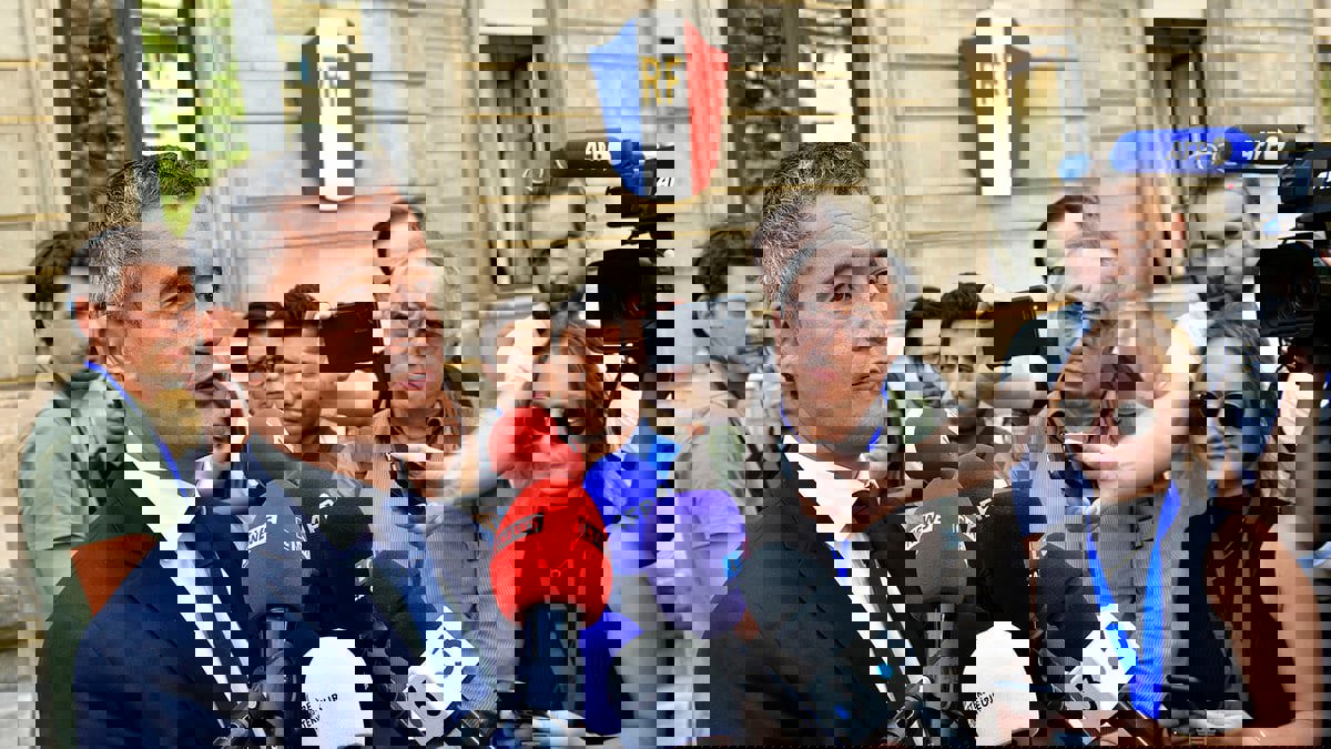 فرنسا سترحّل إمامًا "إخوانيًا" إلى المغرب