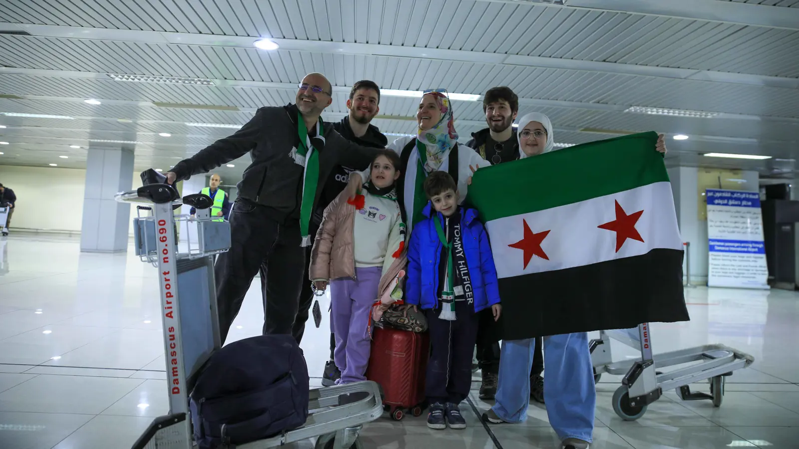 أبرزها "قيصر".. ملفات شائكة تعطل عودة اللاجئين السوريين