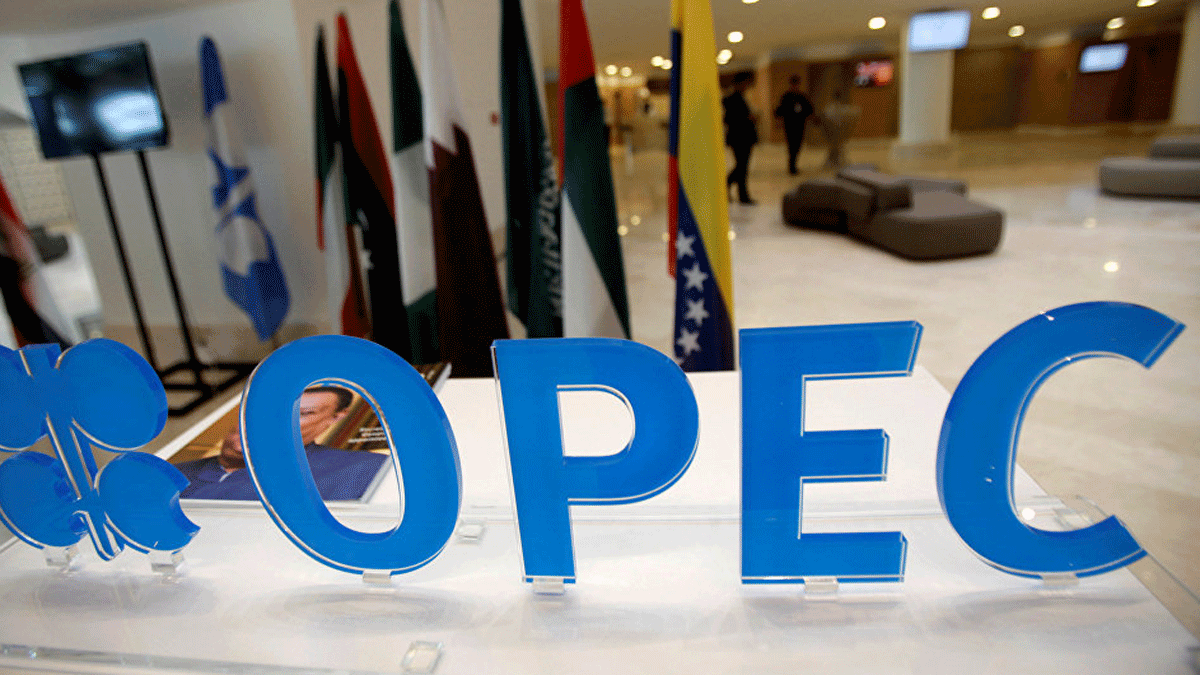 "أوبك" وحلفاؤها يجتمعون في أبريل لمراجعة اتفاق خفض إمدادات النفط