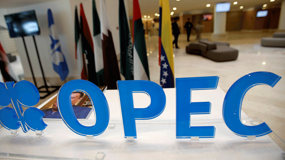 "أوبك" وحلفاؤها يجتمعون في أبريل لمراجعة اتفاق خفض إمدادات النفط