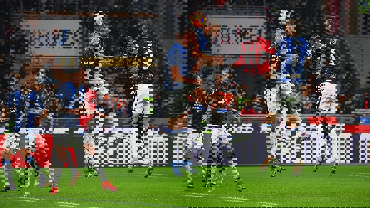 الموعد والقنوات الناقلة والتشكيل المتوقع لمباراة ميلان ضد إنتر ميلان في الدوري الإيطالي