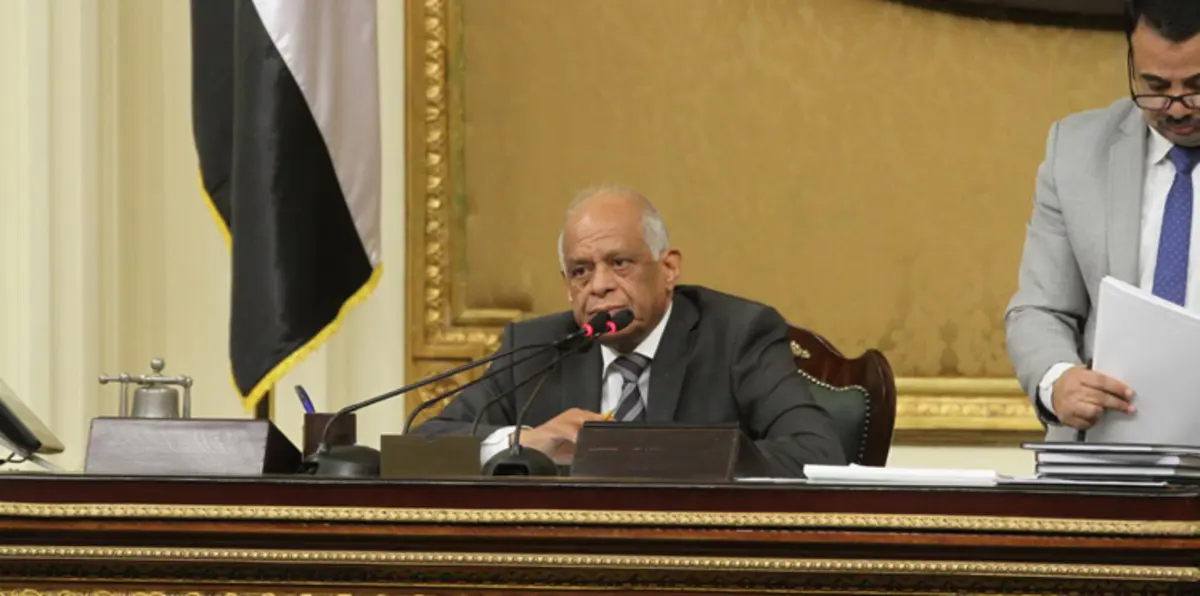 كيف رد البرلمان المصري على فضيحة "سيارات" رئيسه ومعاونيه؟