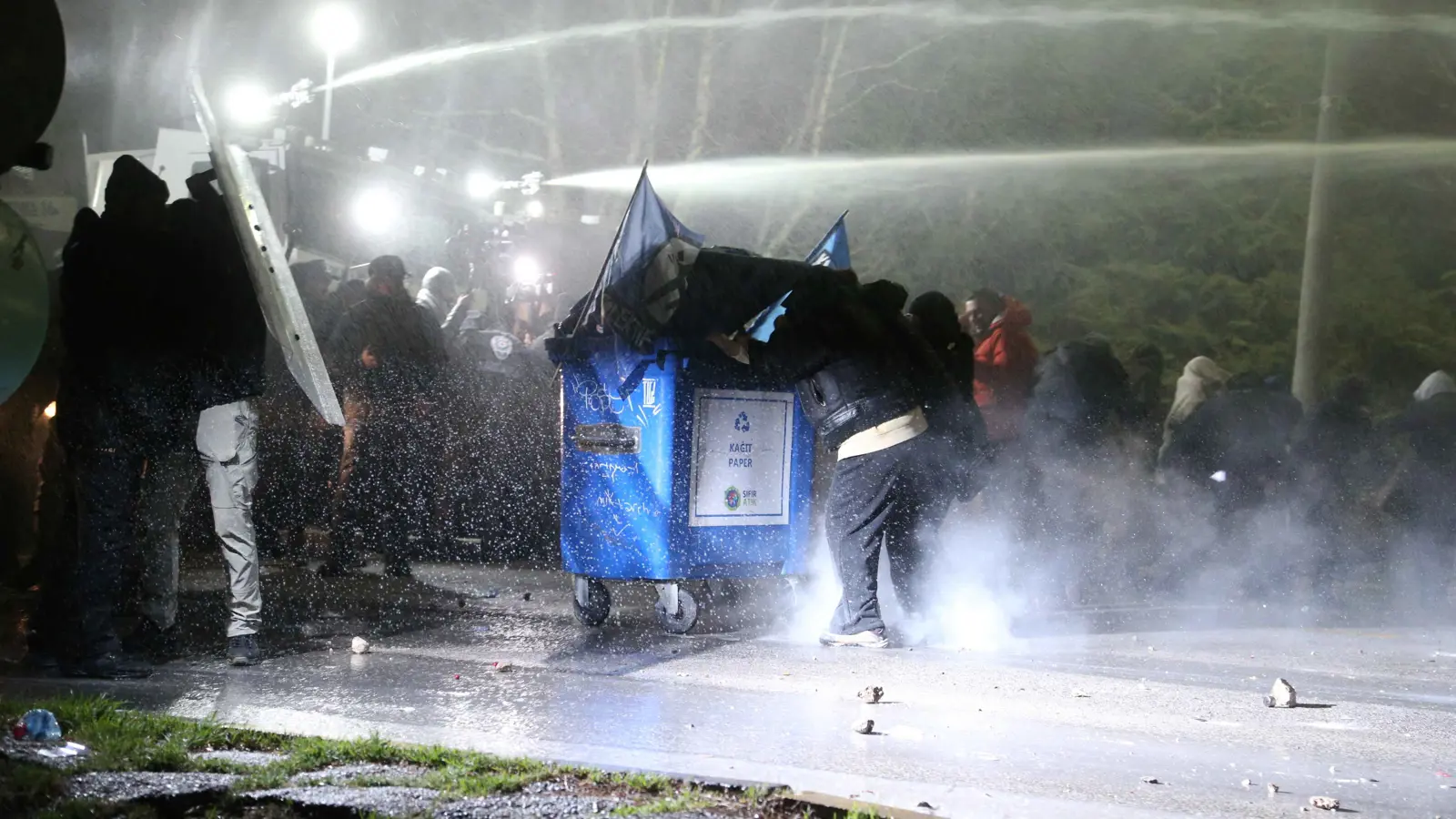مواجهة أردوغان-أوغلو.. "صراع مبكر" على الرئاسة التركية
