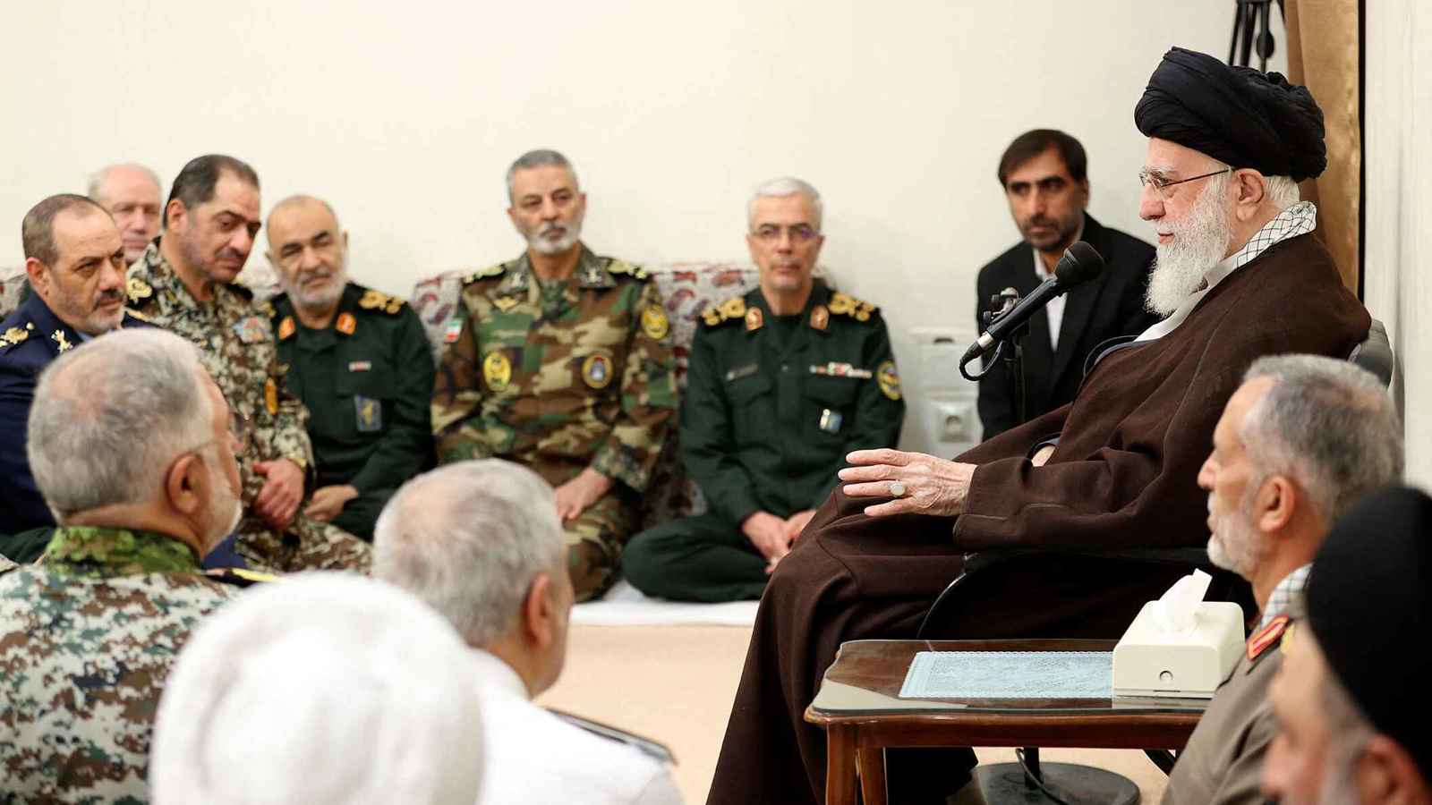 موقع إيراني: خامنئي فوض جزءا كبيرا من صلاحياته للحرس الثوري