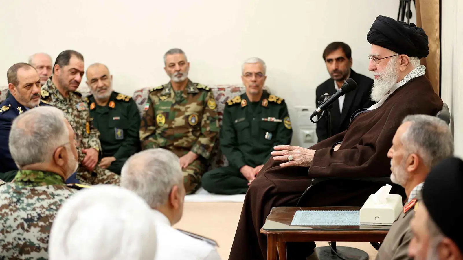 موقع إيراني: خامنئي فوض جزءا كبيرا من صلاحياته للحرس الثوري