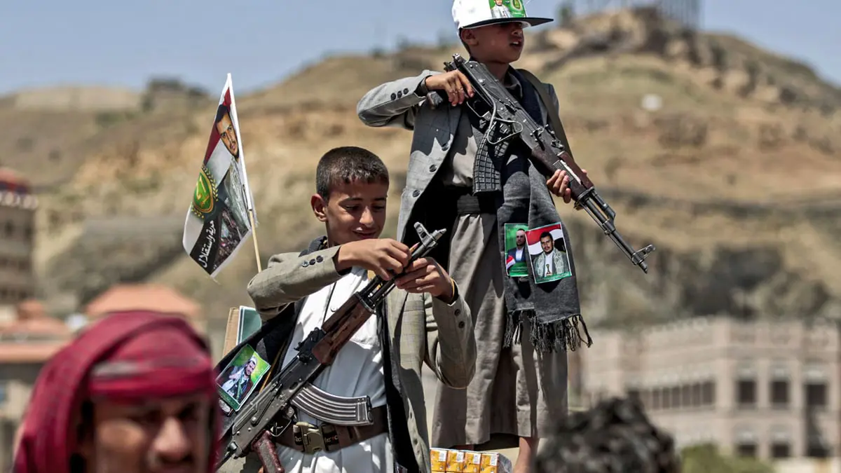 تجنيد وقتل وخطف.. شبكة حقوقية تكشف بالأرقام انتهاكات الحوثي بحق أطفال اليمن