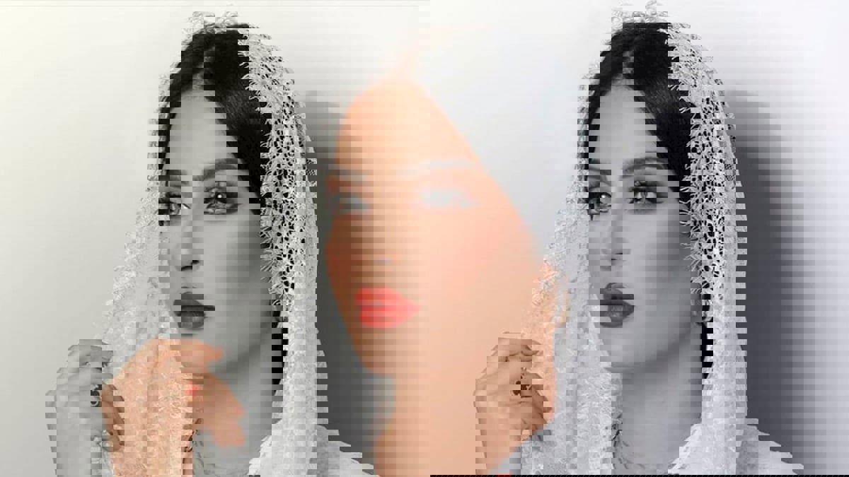 بدور البراهيم تكشف موقفها من العودة للحجاب