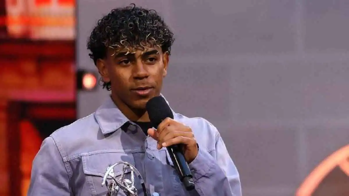 لامين يامال يختار أفضل لاعب في التاريخ