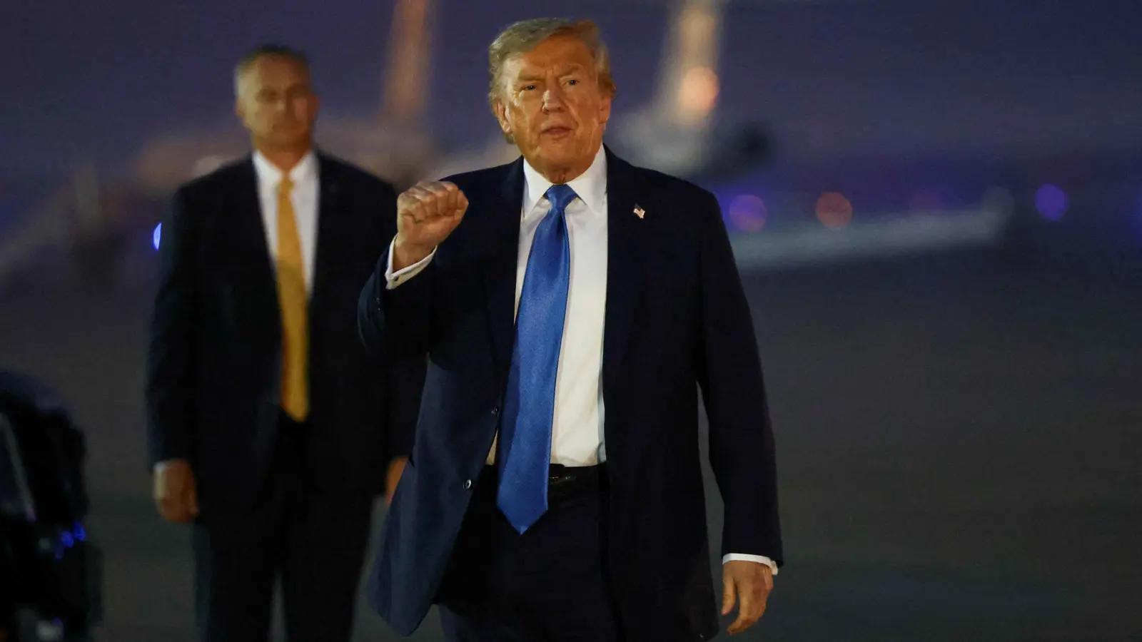 بعد موافقته على مهاجمة إيران.. ترامب يتراجع ويضع شرطاً لوقف الحرب