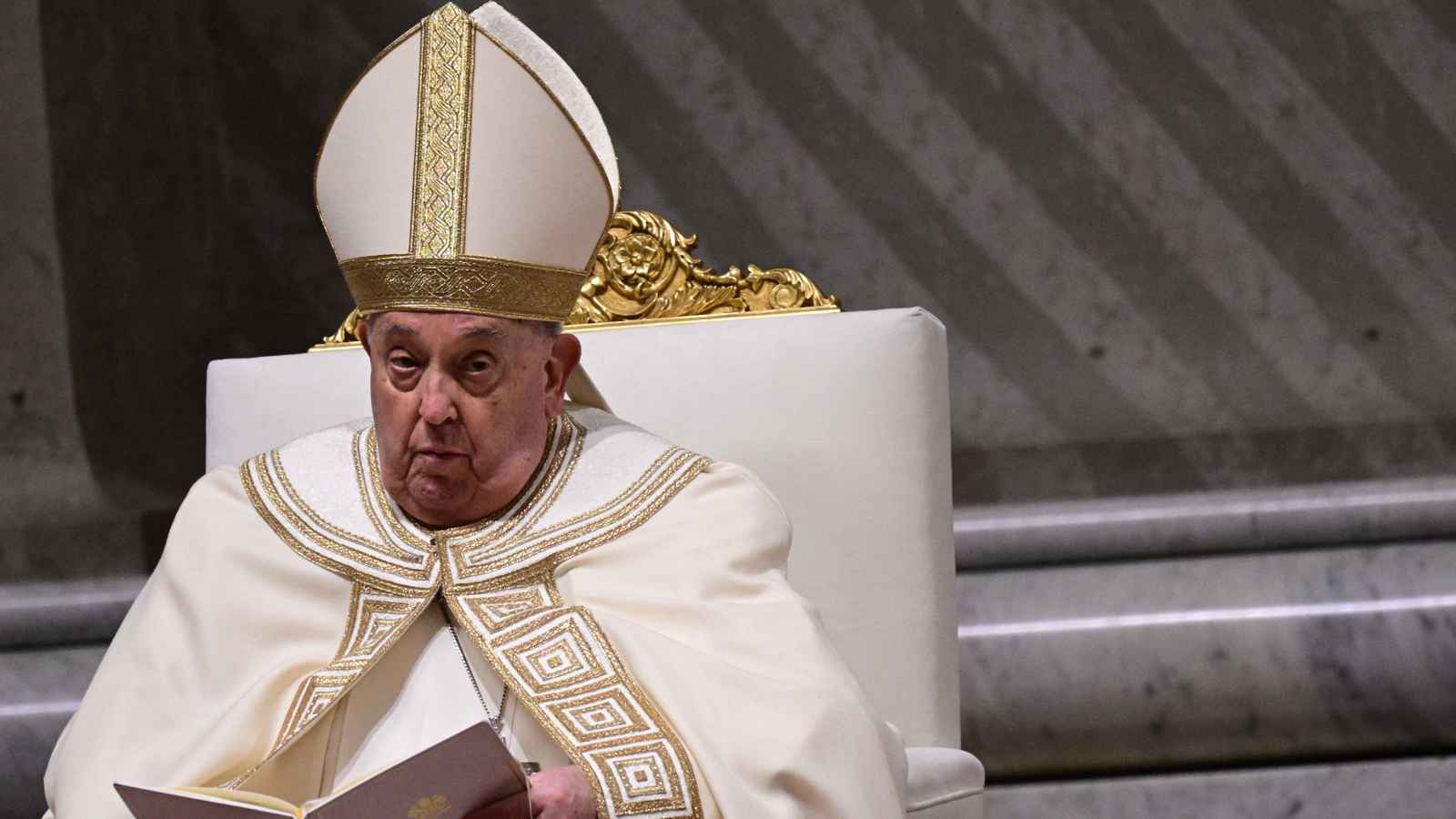 قلق بعد غياب البابا عن أبرز المناسبات الكاثوليكية السنوية