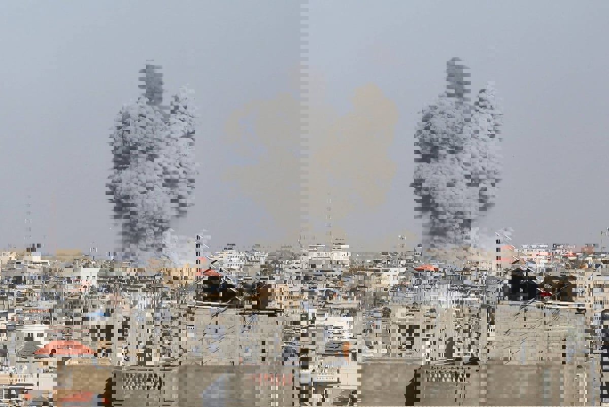 بعد قرار "العدل الدولية".. إسرائيل تنفذ أحزمة نارية في رفح