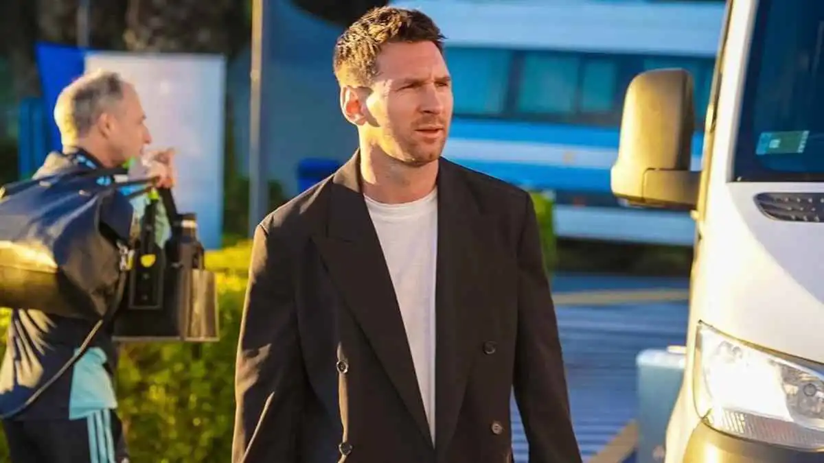 "فاموس".. أول تفاعل من ميسي مع ناديه الجديد كورنيا الإسباني (صورة)