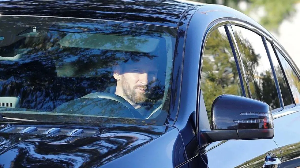 ليونيل ميسي أول الحاضرين لتدريبات برشلونة بعد قرار البقاء (فيديو وصور)