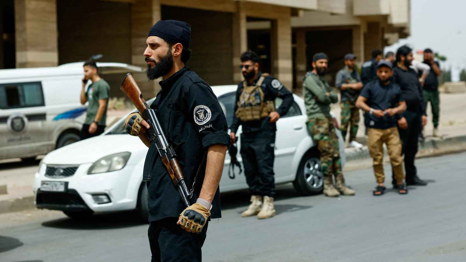 سوريا.. انتشار كثيف في محيط قطنا ومهلة 72 ساعة لتسليم مطلوبين