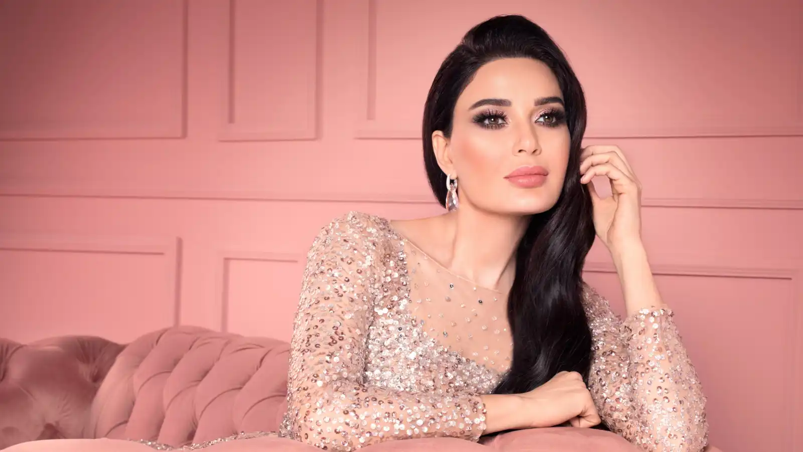 سيرين عبد النور لـ"إرم نيوز": لديّ أعمال غنائية جديدة والنجاح مسؤولية كبيرة