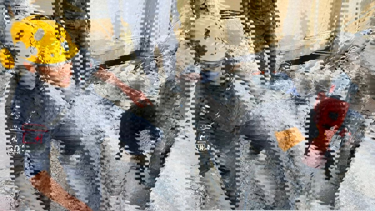 بعد أكثر من 24 ساعة.. إنقاذ رضيعة من تحت ركام "عمارة اللويبدة" في الأردن