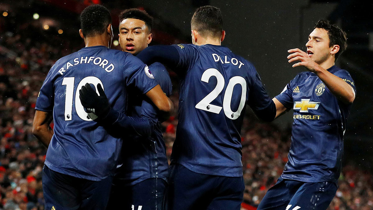 مباراة ليفربول ضد مانشستر يونايتد.. نيفيل وكين يهاجمان فريقهما السابق عقب الخسارة في أنفيلد