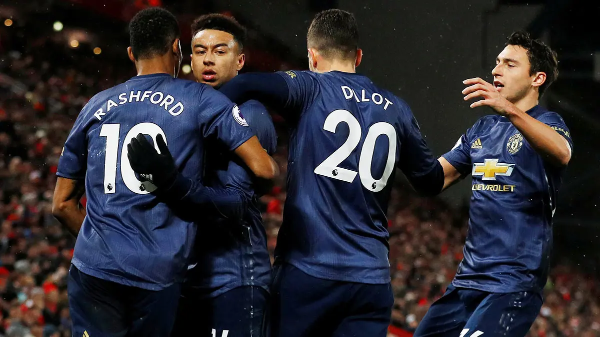 مباراة ليفربول ضد مانشستر يونايتد.. نيفيل وكين يهاجمان فريقهما السابق عقب الخسارة في أنفيلد