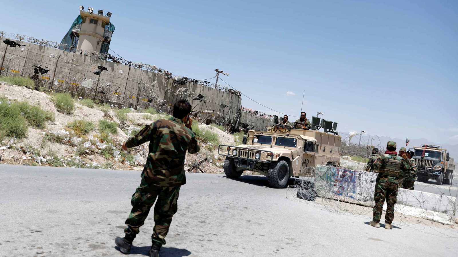 في ظل رفض "طالبان".. هل يرسل ترامب قوات أمريكية لاستعادة "باغرام"؟