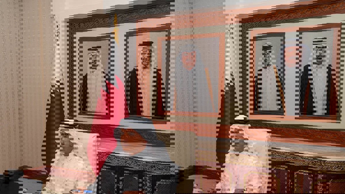 من هو وزير المالية القطري علي شريف العمادي؟