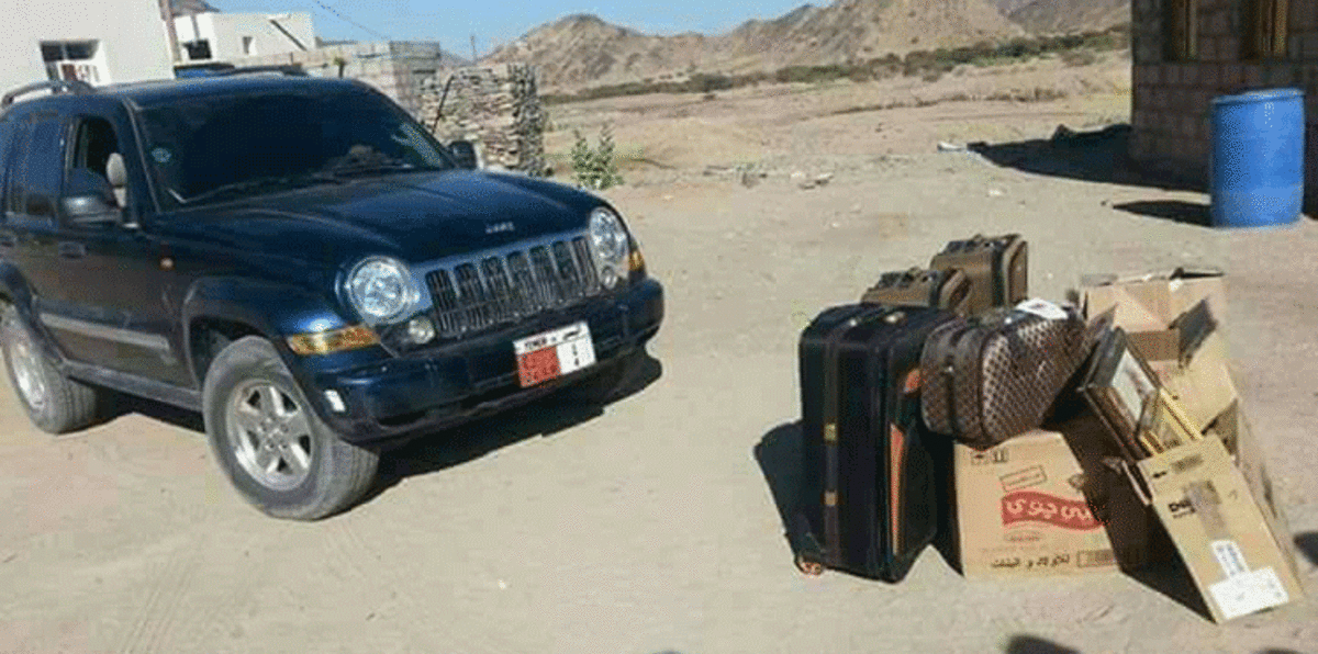 بالفيديو.. ضبط سيارة نائب سفير سلطنة عمان باليمن محملة بقات مهرب لوفد الحوثي في مسقط